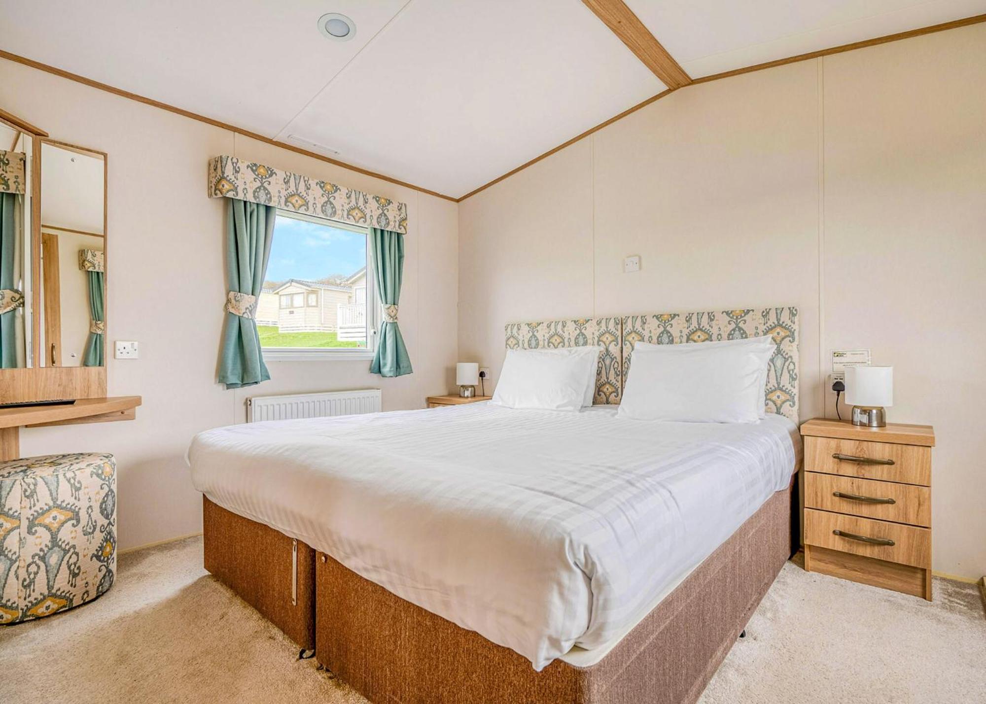 Meadow Lakes Holiday Park St Austell Zimmer foto
