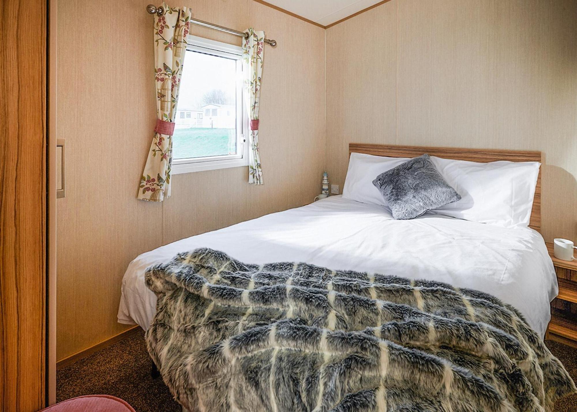 Meadow Lakes Holiday Park St Austell Zimmer foto